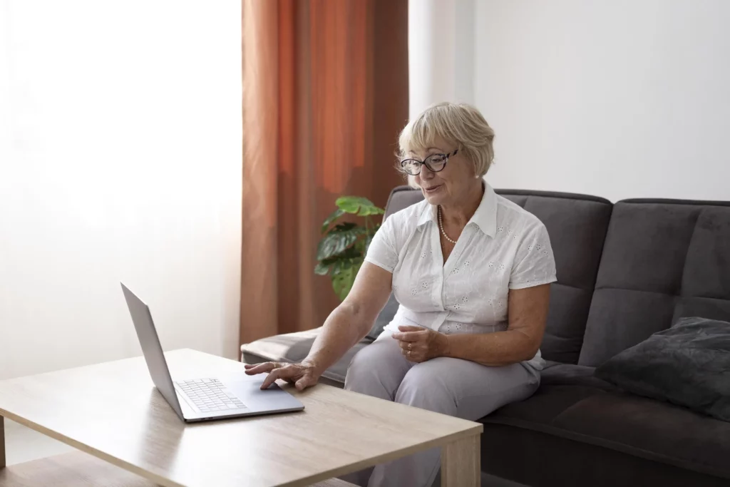 aide administrative pour seniors à domicile, simplification du quotidien à Marseille
